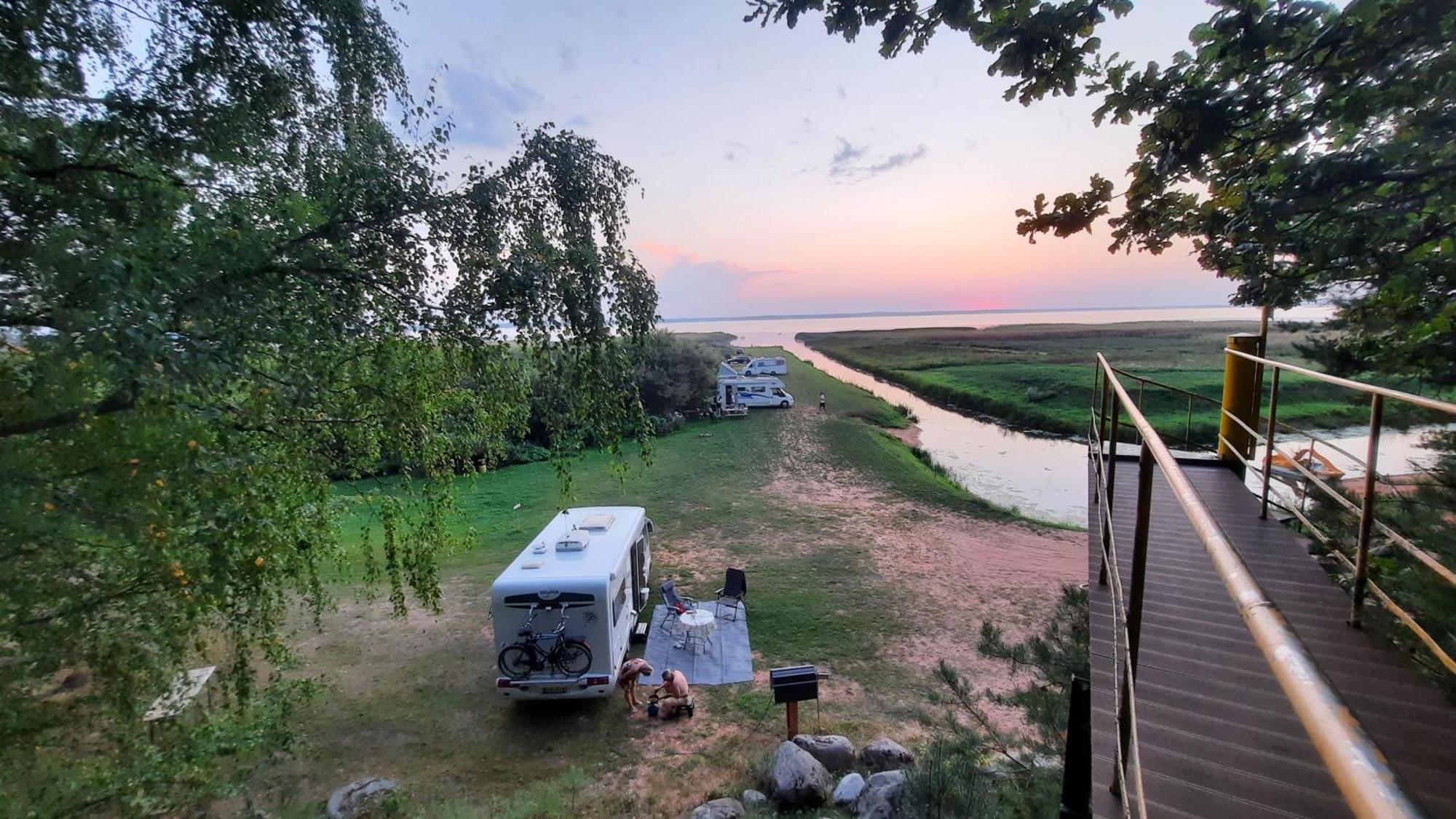 Kempings Ezerpriedes Campsite Burtnieki (Burtnieki)