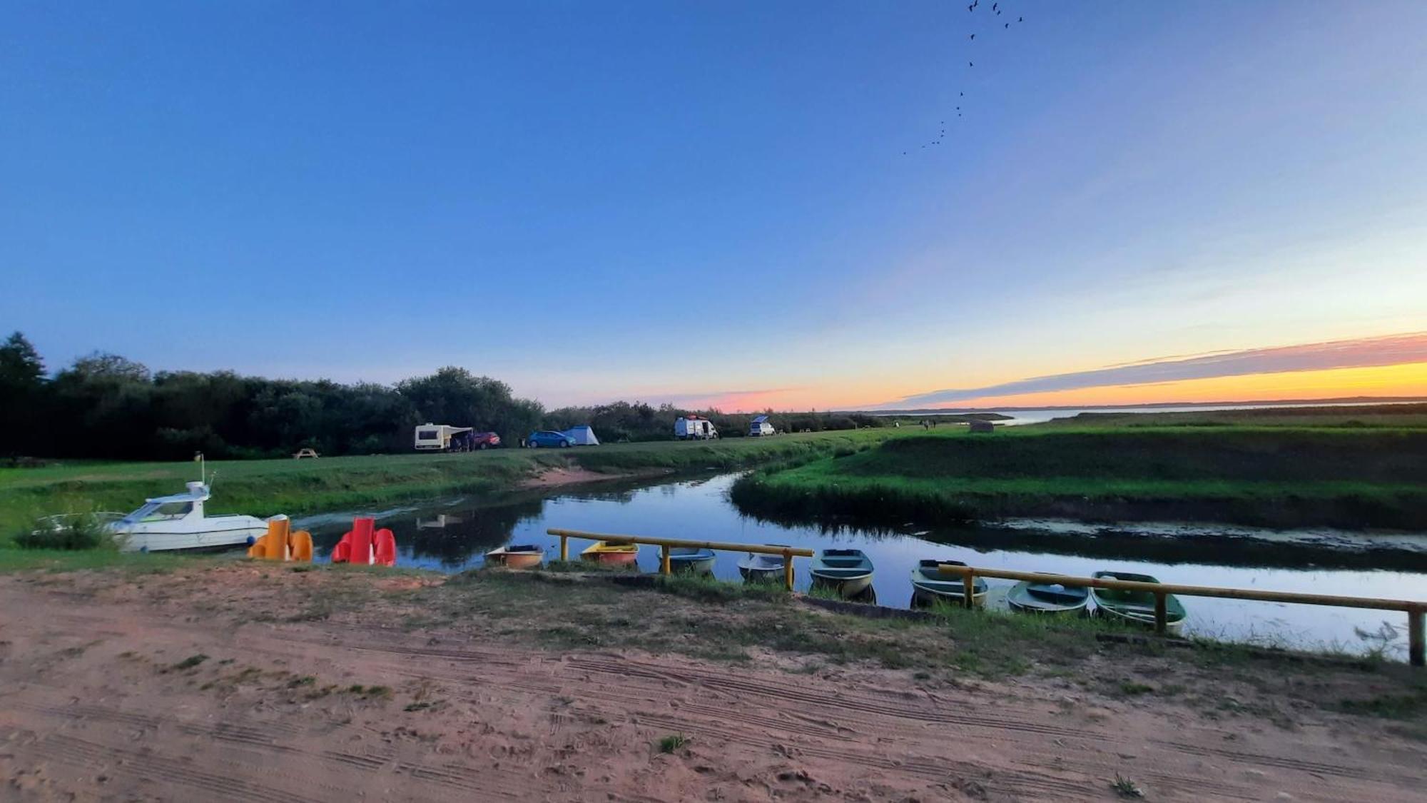 Kempings Ezerpriedes Campsite Burtnieki (Burtnieki)
