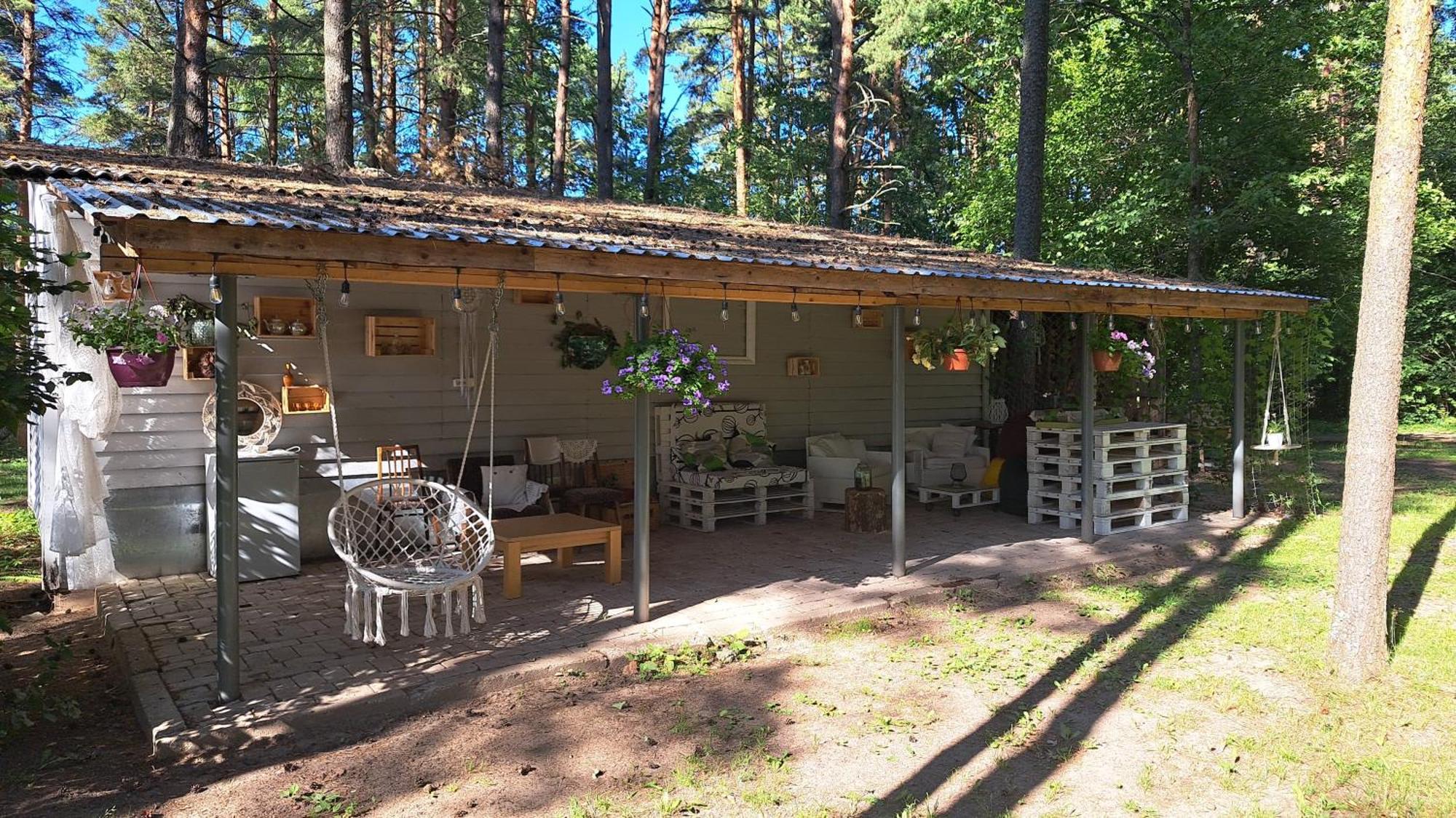 Kempings Ezerpriedes Camping Burtnieki (Burtnieki)