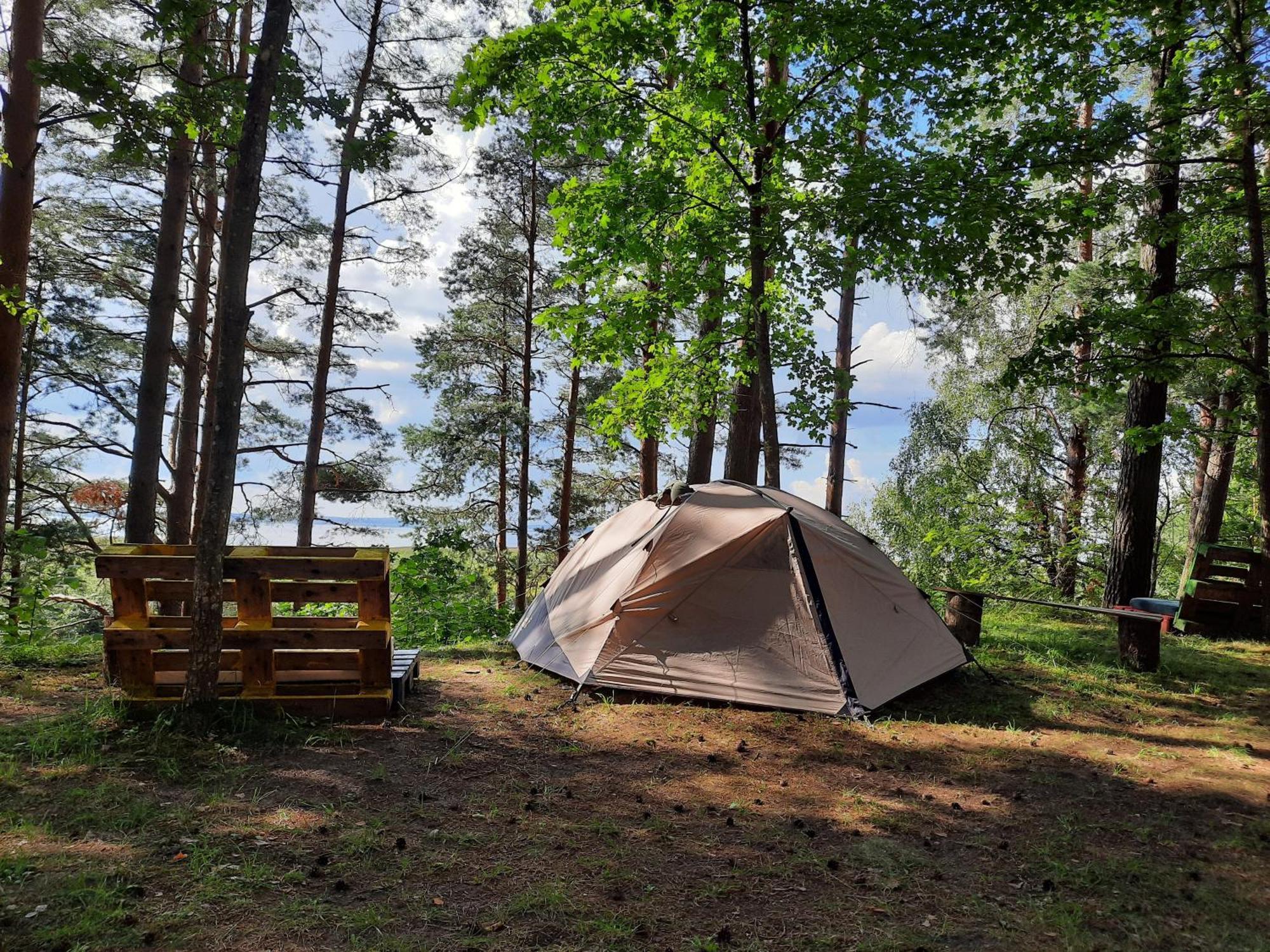 Kempings Ezerpriedes Camping Burtnieki (Burtnieki)